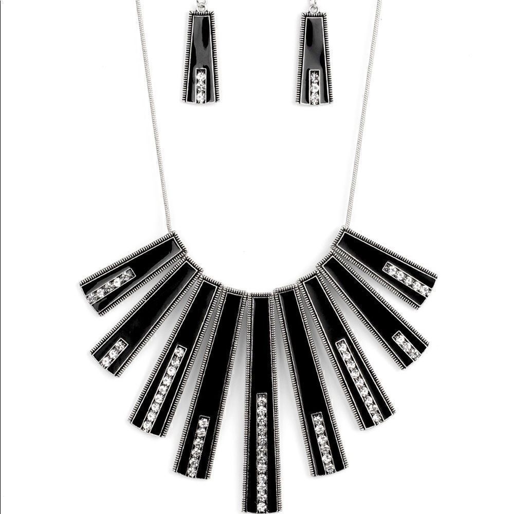 FAN-tastically Deco necklace, and earrings